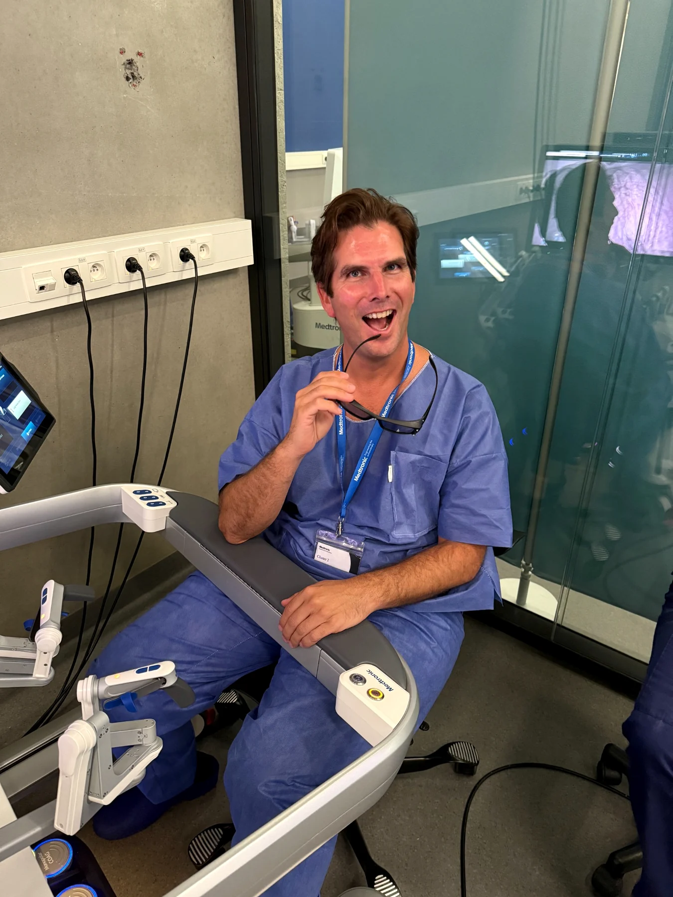 Dr Pierre Fournier dans le cadre d’une activité d’enseignement et de transmission chirurgicale.